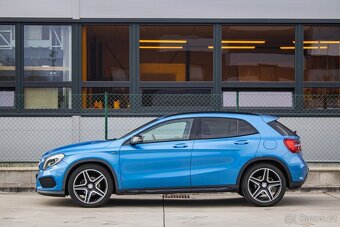 Mercedes-Benz GLA 200 d 4MATIC - 8