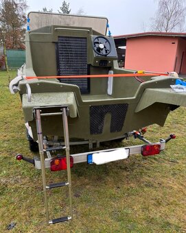 Rybářský Kajutový člun - 8