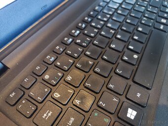 Acer Extensa 2540 s i5 7th Gen. 8GB,500GB SSD - 8