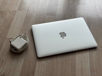 Apple Macbook Air 13¨ / Intel Core i5 / SSD - 8
