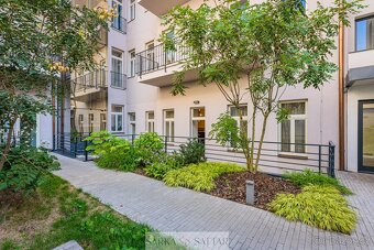 Pronájem prostorného, světlého 2+kk 56m2, terasa 10m2, garáž - 8