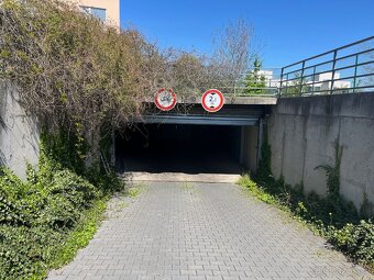 Komerční prostor + sklad k pronájmu, Praha 10, Kolovraty - 8