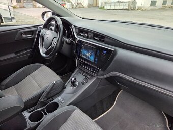 Toyota Auris 1.8 Hybrid Selection - 8