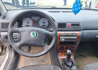 Škoda Octavia 1,6 benzín manuál 55 kw - 8