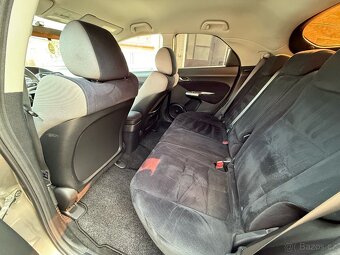 Honda Civic 1.4i 61kw klima-DVD-2006 super stav - 8