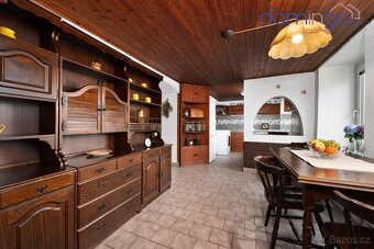 Výjimečný selský dvůr s téměř hektarovým pozemkem - Dlouhá L - 8