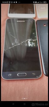 Čtyřikrát Samsung Galaxy J3 2016 - 8