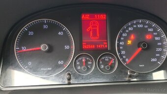 VW Touran 2.0 TDI - 8