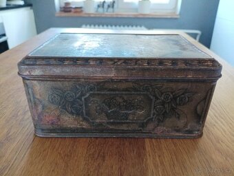 PLECHOVÁ KRABIČKA - 8