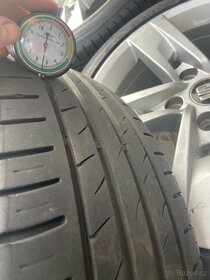 Originální ALU Seat včetně pneu 5x112 R17 ET49 - 8