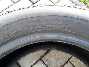 Pěkné zimní pneu Sava 225/60/17 stav nových, vzorek 8mm - 8