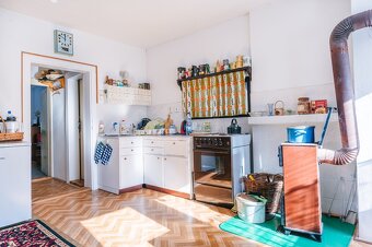 Prodej třípodlažní chalupy, 115 m², s pozemkem 10076 m2, Ker - 8