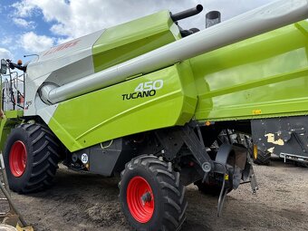 Kombajn Claas Tucano 450 V660. - 8