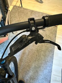 NOVÉ Brzdy Sram Code R - 8
