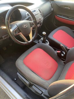Hyundai i20 1.4i 2009 - 8