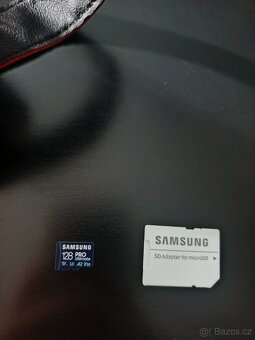 Canon EOS 2000D - 8