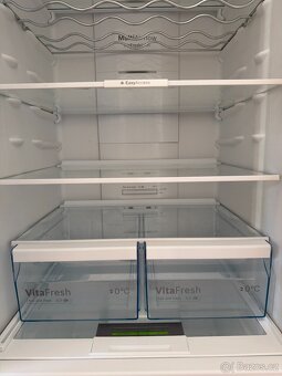 Chladnička s mrazničkou Bosch KGN39VL45 Inoxlook - 8