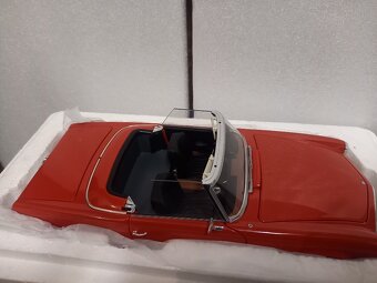 MERCEDES-BENZ 280 SL Pagode, Schuco 1:18 - 8