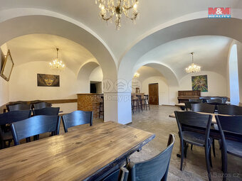 Pronájem kavárny, 300 m², Blatná, ul. náměstí Míru - 8