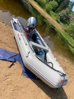 Člun Honwave T32 s motorem Honda 15 HP - 8