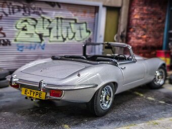 Jaguar E- Type 1:18 Autoart - 8
