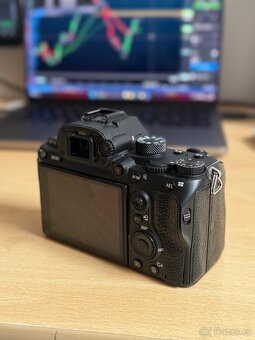 Sony Alpha A7 III tělo - 8