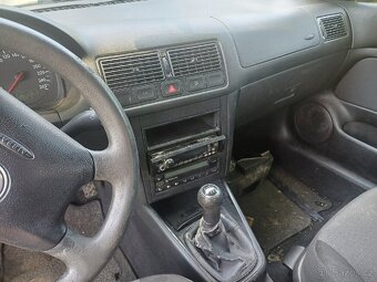 VW Golf 4 1.6 16V 77 kw r.v.2003 - 8
