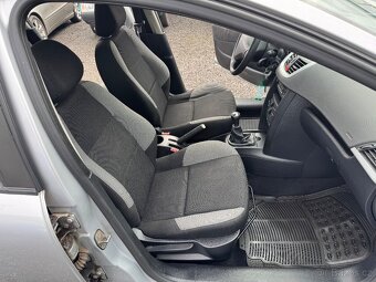 Peugeot 207 - 8