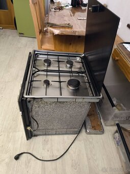 Plynový - kombinovaný sporák vestavný FAGOR - 8