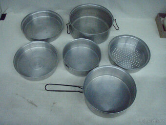 SKLÁDACÍ KEMPINGOVÁ SADA HRNCŮ - 7 v 1 - 8