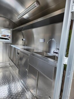 Gastro přívěs, Food Truck, Pojízdná prodejna,2.8M - 8
