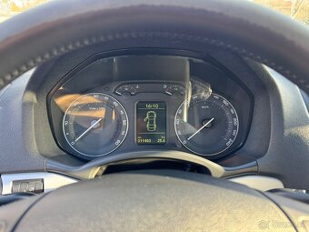 Škoda Octavia Scout - 8