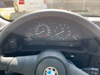 BMW 5 E34 520i 3 sady kol, bedny dílů 236000km - 8