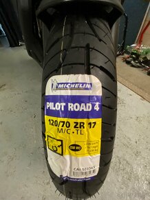 Honda VFR 800 X Crossrunner NYNÍ NOVĚ PŘEZUTO - 8