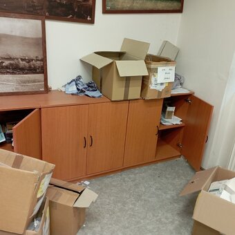 kancelářský nábytek - 8