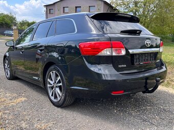 TOYOTA AVENSIS 1.8i 108KW,2014,130KM,EXECUTIVE,NÁDHERNÝ STAV - 8