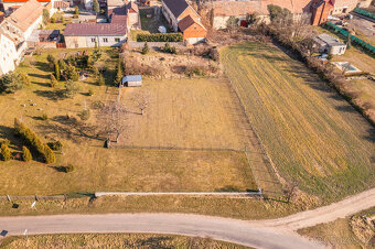 Stavební pozemek v Lipně – klid, zeleň a prostor pro domov - 8