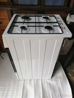 Plynový sporák zn. BEKO - 8