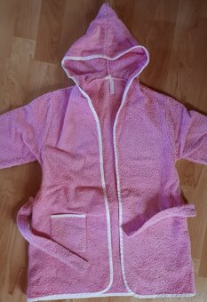 Balík dívčího oblečení na věk 3-6 let, celkem 17 věcí - 8