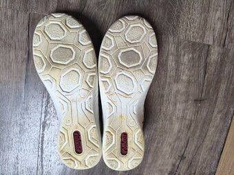 Bílé kožené balerínky RIEKER v.40 - 8