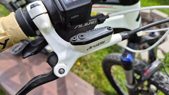 Celoodpružené kolo Specialized - 8