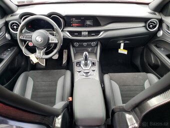 2024 Alfa Romeo Stelvio Quadrifoglio 2.9L AWD - 8