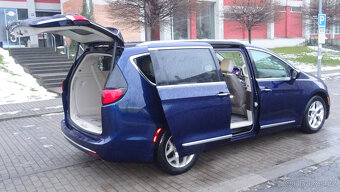 Chrysler Pacifica 3,6L V6, 7 míst, LPG, KRÁSNÝ - 8