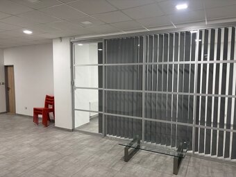PRONÁJEM OBCHODNÍCH PROSTOR / KANCELÁŘE LITOVEL - 8
