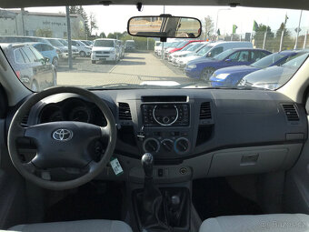 Toyota Hilux 2,5 D-4D Double Cab Terra - 8