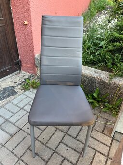 Jídelní stůl se židlemi - 8