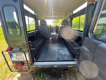 Land Rover Defender 90 SE - 8