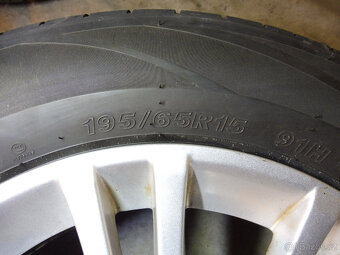 Prodám orig.15" litá kola s letními pneu. na VOLVO V40 - 8