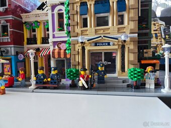 Lego modular set 10297, 10278, 10312 - 8