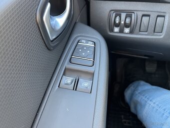 Renault Clio 1.2i rok 2017 najeto 43tis.km - 8